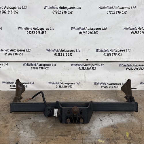 Nissan np300 navara d23 towbar - nissan,