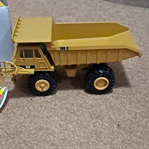 Nzg cat 769c dump truck - nzg,