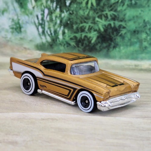 Hot wheels chevy diecast - wheels, '57