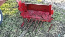 Massey Fergusson Farmhand front dung fork