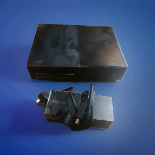 Xbox one 500gb faulty with - faulty,