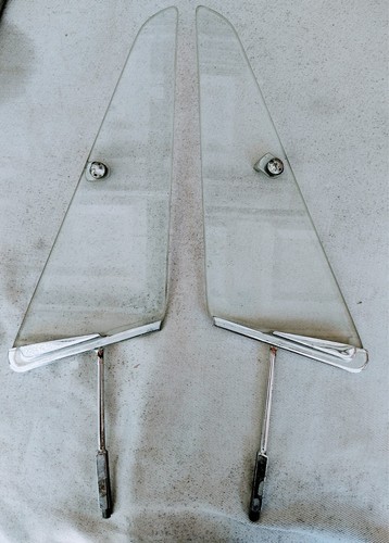 Pair vent windows frames - of,