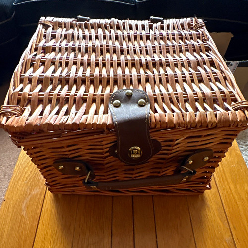 Wicker picnic basket ware - wicker,