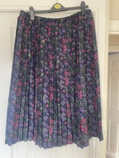 Eastex floral fully pleated skirt - size 18