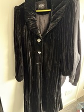 Peruna - Size 8.  Long Velvet