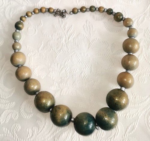 Chunky green brushed with gold - green,