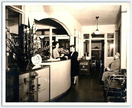 C1940 8x10 photo - photo, salon