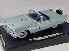 Revell  1:18 Ford THUNDERBIRD