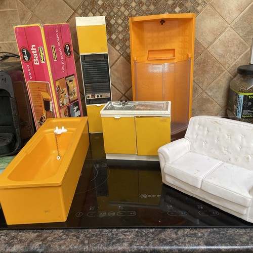 Vintage sindy doll - doll, furniture