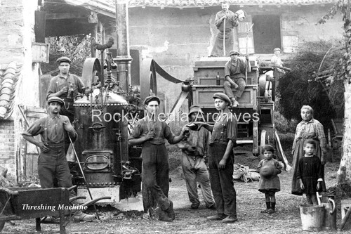 Threshing machine photo - machine.,