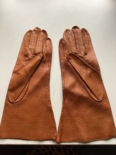 Hand Stitched Italian Kid Leather Gloves Size 6 Tan New Without Tag Luxury Item