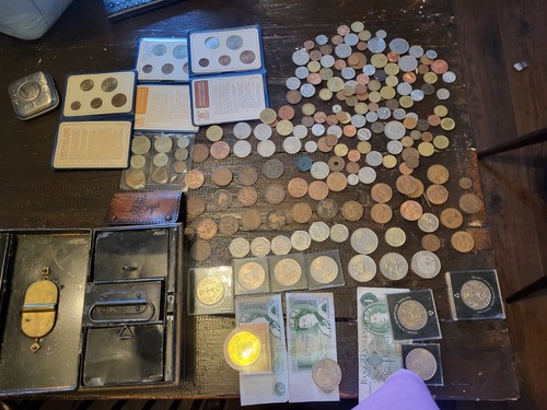 Joblot coins and notes - coins,