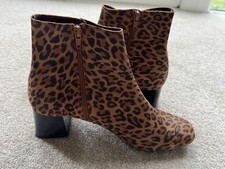 FAB ANDRÉ TAN & BLACK SUEDE ANIMAL PRINT SIZE ZIP HEELED ANKLE BOOTS - SIZE 8!!