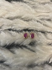 750 gold stud earrings with