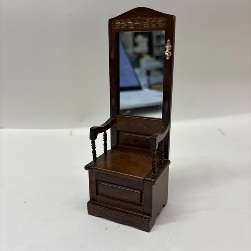 12th scale dolls house - 1:12th,