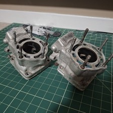 Suzuki RGV250 cylinders