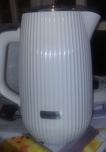 White boxed breville kettle - boxed,