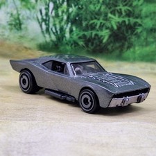 Hot Wheels Batmobile Diecast Model Car 1/64 (41) Excellent Condition