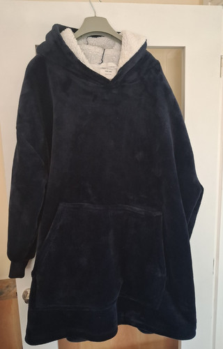 Navy oversized wearable