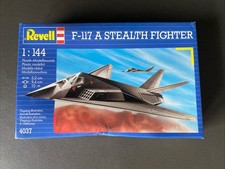 L247 Revell Model Kit 04037 -