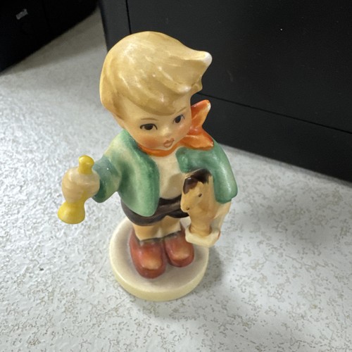 Hummel figurine 239 boy - figurine,