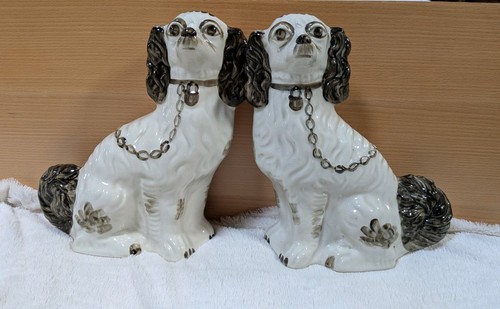 Pair staffordshire spaniels - pair,