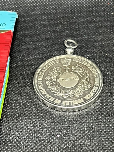 1977 silver jubilee - silver,