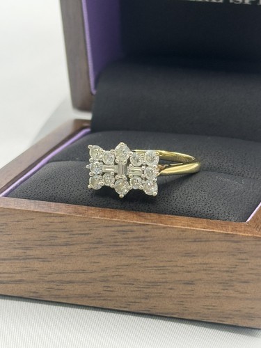 18ct gold diamond - gold, ring