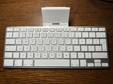 Apple iPad Keyboard Dock A1359