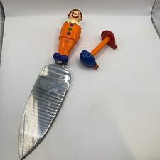 SAGAFORM CLOWN CAKE SLICER