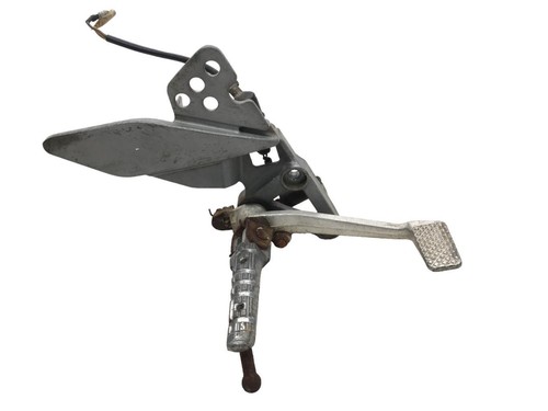 Front right turntable yamaha - right,