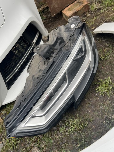 Audi passenger headlight - audi,