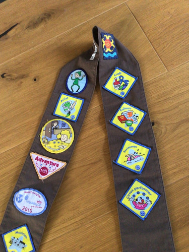 Girlguides brownies sash with - girlguides,