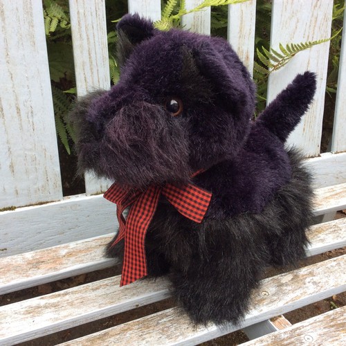 Black scottie scottish terrier - black,