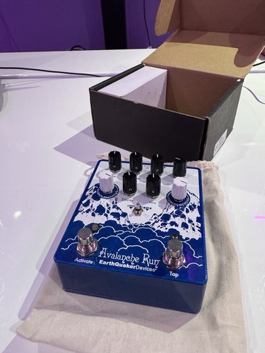 Earthquaker devices avalanche - devices,