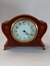 Vintage Art Deco Mantel Clock /  Made In USA / Decorative