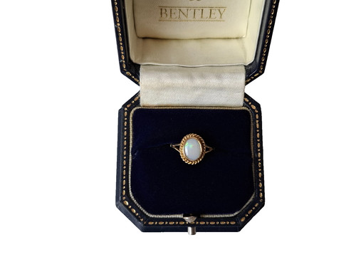 Opal ring 9ct - ring, 1993