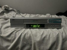 JVC HR-S5965EK S-VHS et VCR