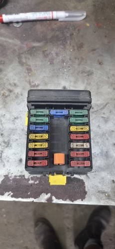 Citroen saxo under bonnet fuse - under,