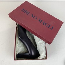 Vintage Bruno Magli Court