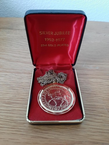 Queen elizabeth silver - ii,