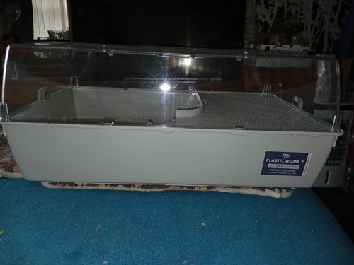 Pets home plastic - home,