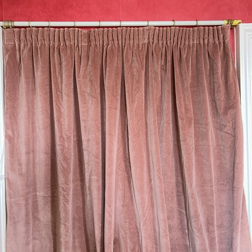 Pale dusky salmon pink - salmon,