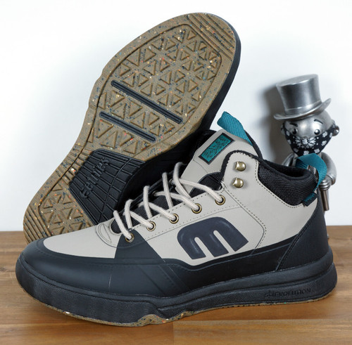 Etnies skate shoes - winter, snow