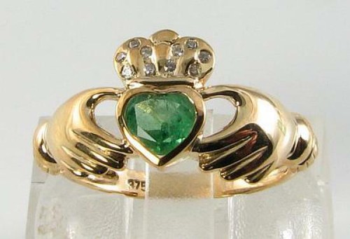 9ct gold claddagh natural - gold,