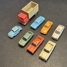 N Gauge 8 Motor Vehicles. Four