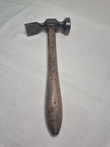 Antique cobblers harness - cobblers/,