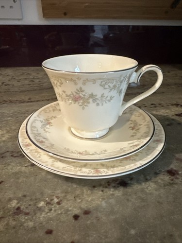 Vintage royal doulton - doulton, romance