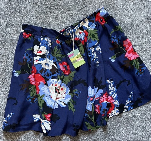 Bnwt joules navy floral - floral, short