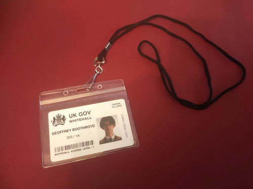 Prop james bond geoffrey - james,